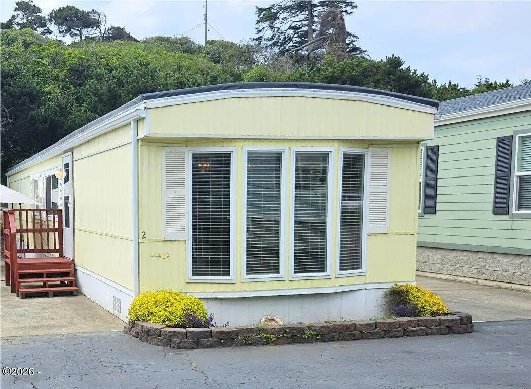 392 NW 3rd, Newport, OR 97365 - #1