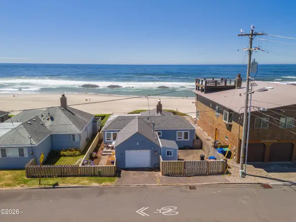 3885 NW Jetty Ave, Lincoln City, OR 97367