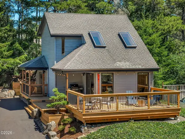 576 Third, Manzanita, OR 97130