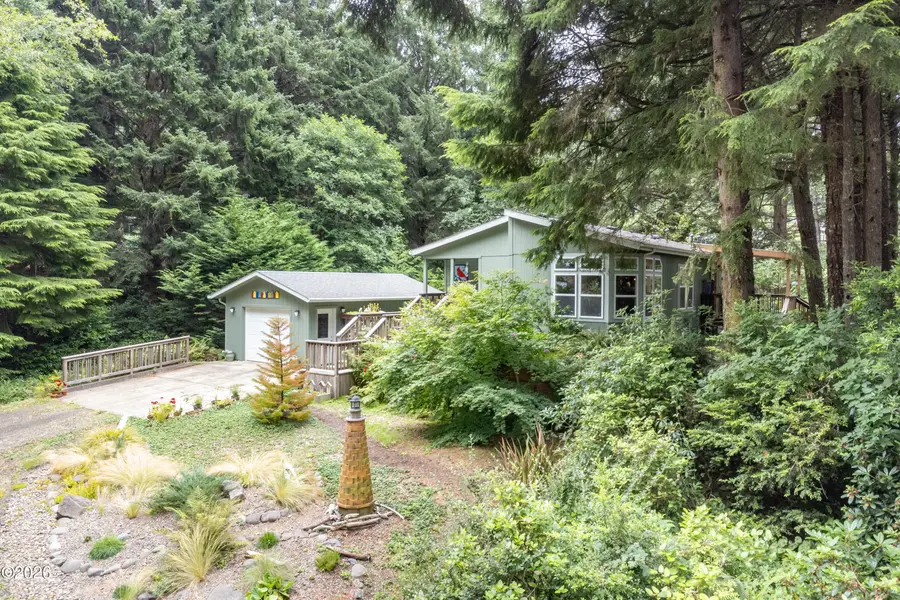 536 NE Alder St, Yachats, OR 97498 - #2