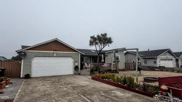 2002 NW Bridgeview Dr, Waldport, OR 97394