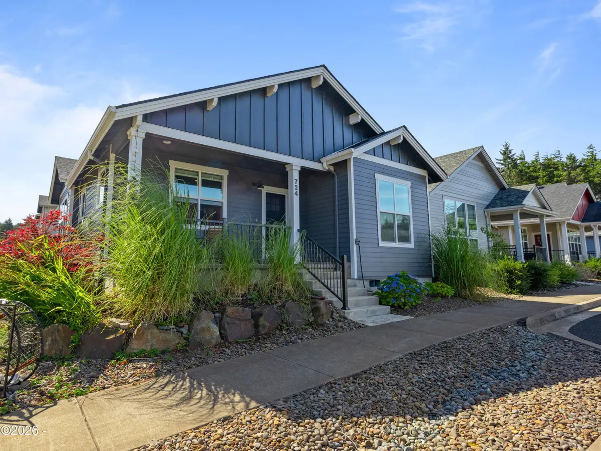 724 SE 44th St, Newport, OR 97366 - #1