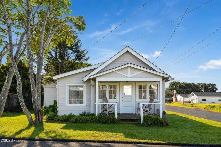 1514 NE 11th St, Lincoln City, OR 97367 - #2