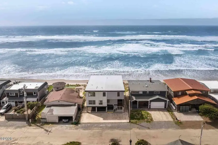 835 N Pacific, Rockaway Beach, OR 97136 - #2