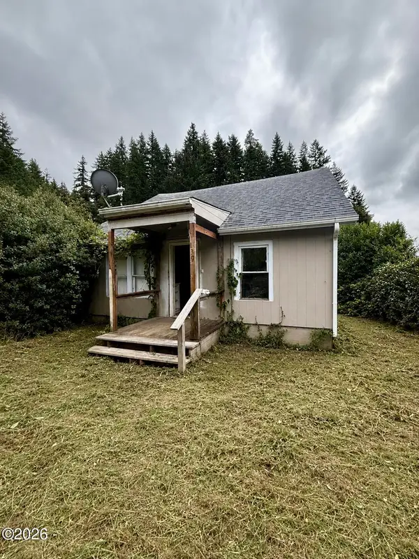 139 NW 10th St, Toledo, OR 97391