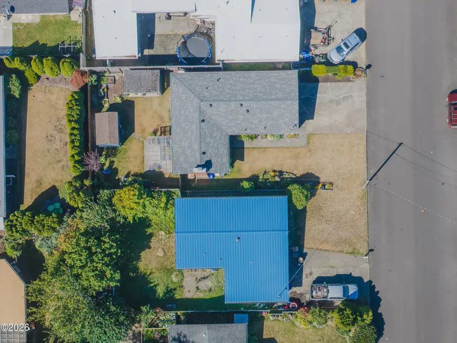 322 NE 5th St, Newport, OR 97365 - #3
