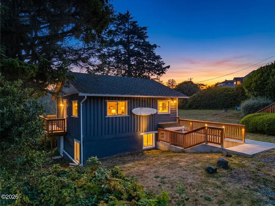 449 SW 10th, Newport, OR 97365 - #2