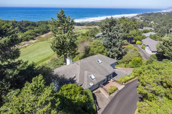 115 W Bay Point Rd, Gleneden Beach, OR 97388