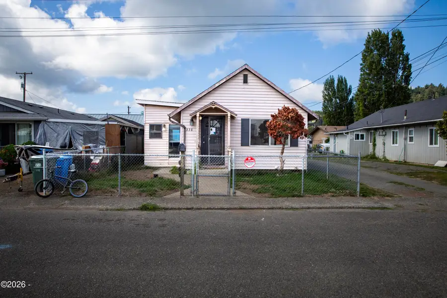 338 N 9th, Reedsport, OR 97467 - #2