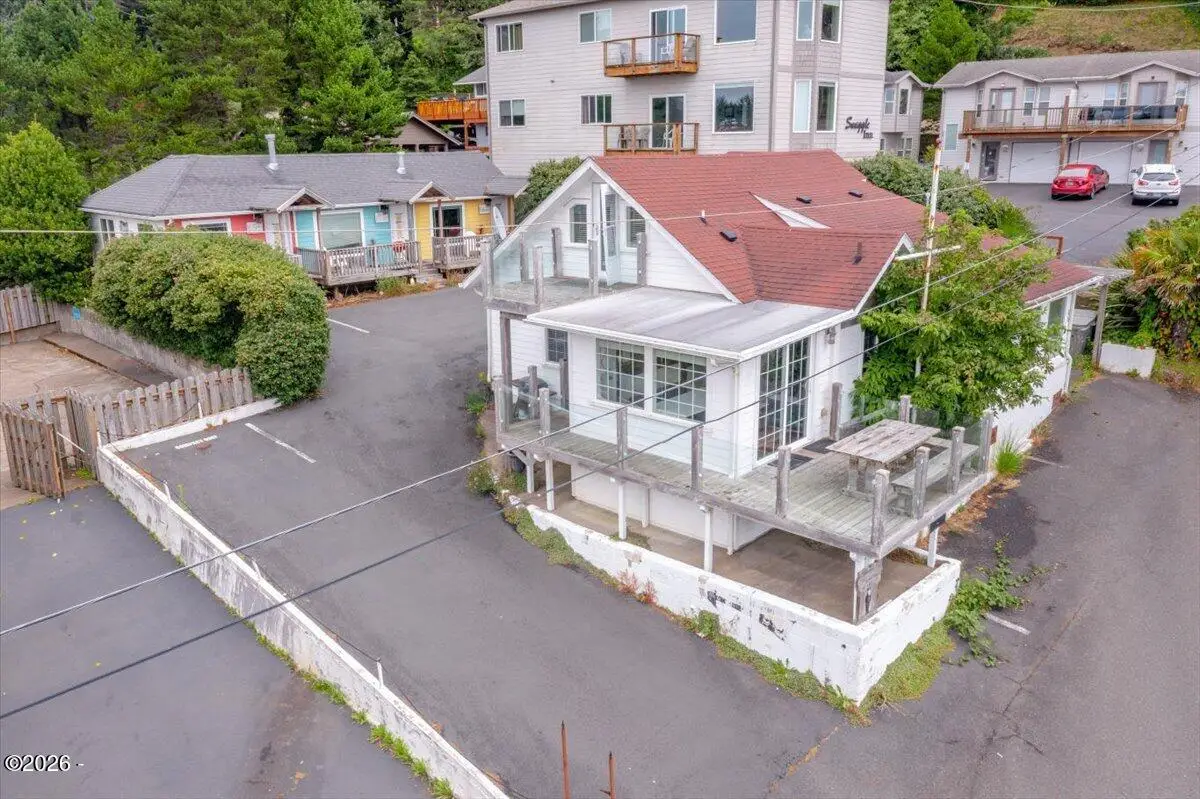 25 NE Clarke St, Depoe Bay, OR 97341 - #1