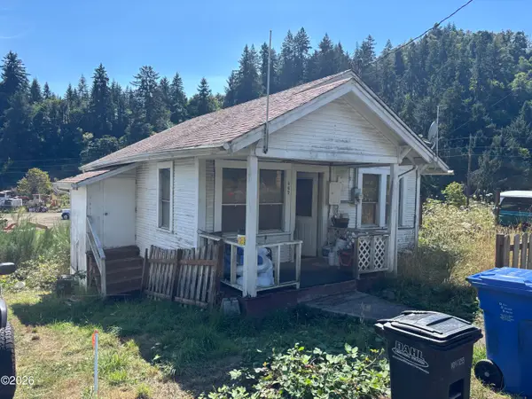 867 NW 5th, Toledo, OR 97391