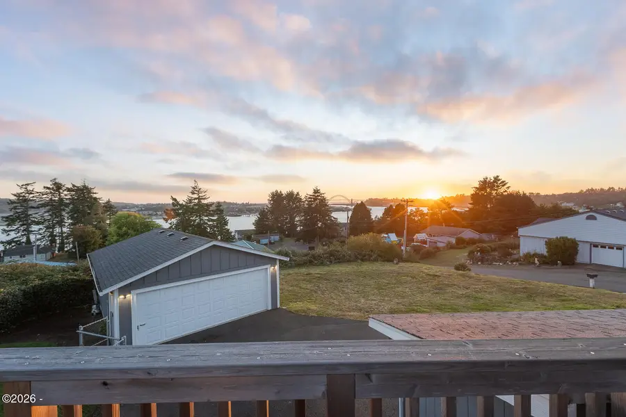 821 SE Vista, Newport, OR 97365 - #3