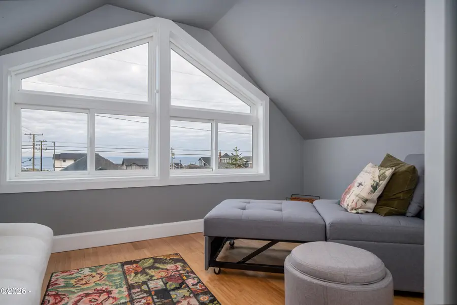 584 W Olive, Newport, OR 97365 - #2