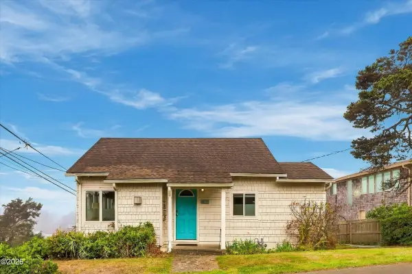 704 SW Fleet, Lincoln City, OR 97367