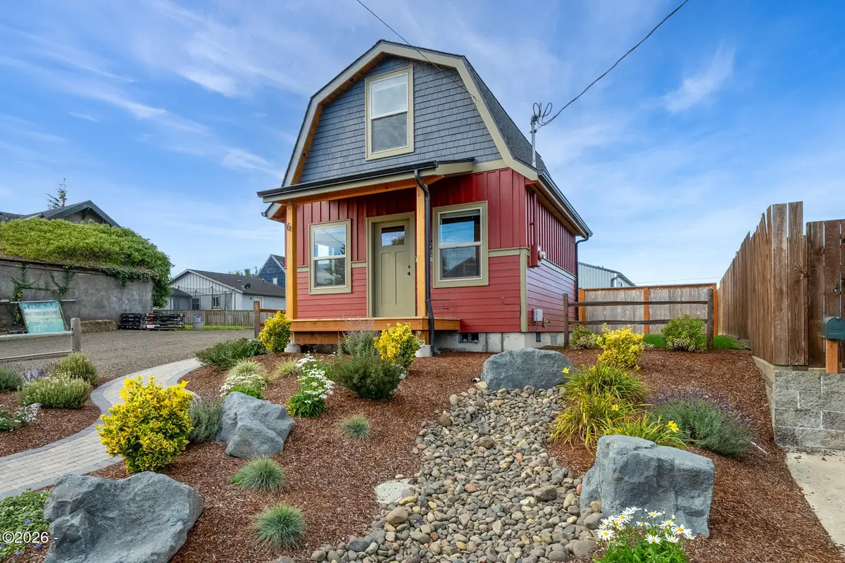 6 Douglas, Tillamook, OR 97141 - #1