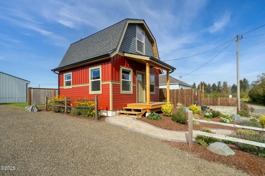 6 Douglas, Tillamook, OR 97141 - #2