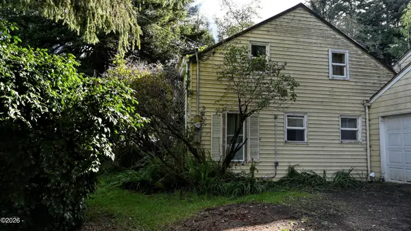 3302 E Alsea, Waldport, OR 97394