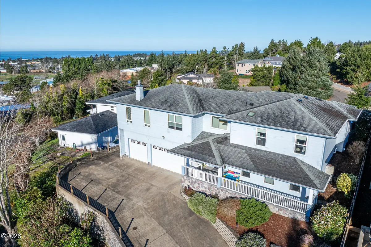 1015 NE 7th, Newport, OR 97365 - #1