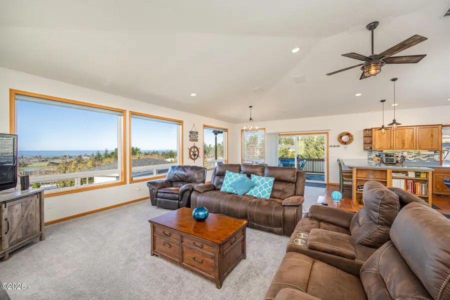 1015 NE 7th, Newport, OR 97365 - #2