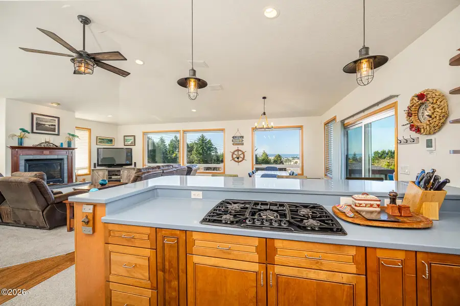 1015 NE 7th, Newport, OR 97365 - #3