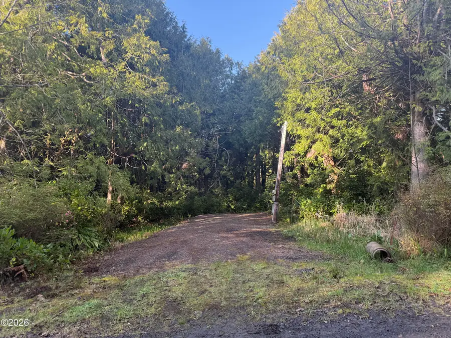 273 NE California, Yachats, OR 97498 - #2