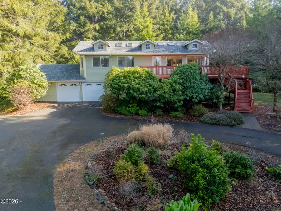 1018 SW Breakers, Waldport, OR 97394 - #2