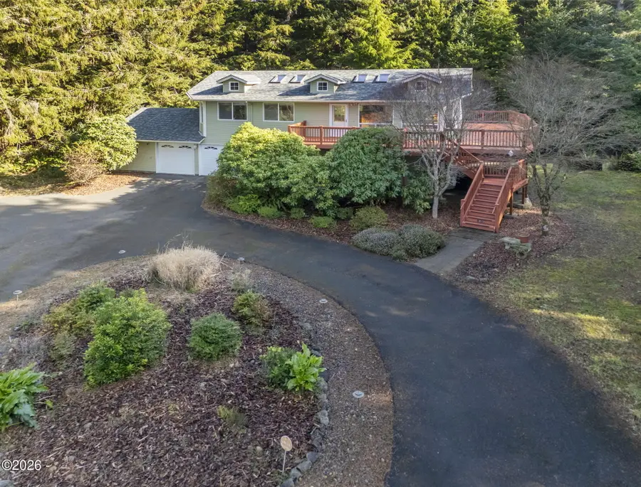 1018 SW Breakers, Waldport, OR 97394 - #3