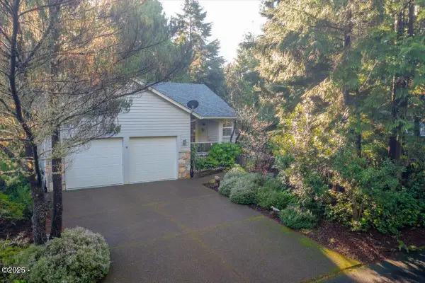 140 SW Gull Station, Depoe Bay, OR 97341