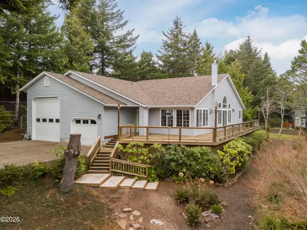 590 NW Terrace, Waldport, OR 97394