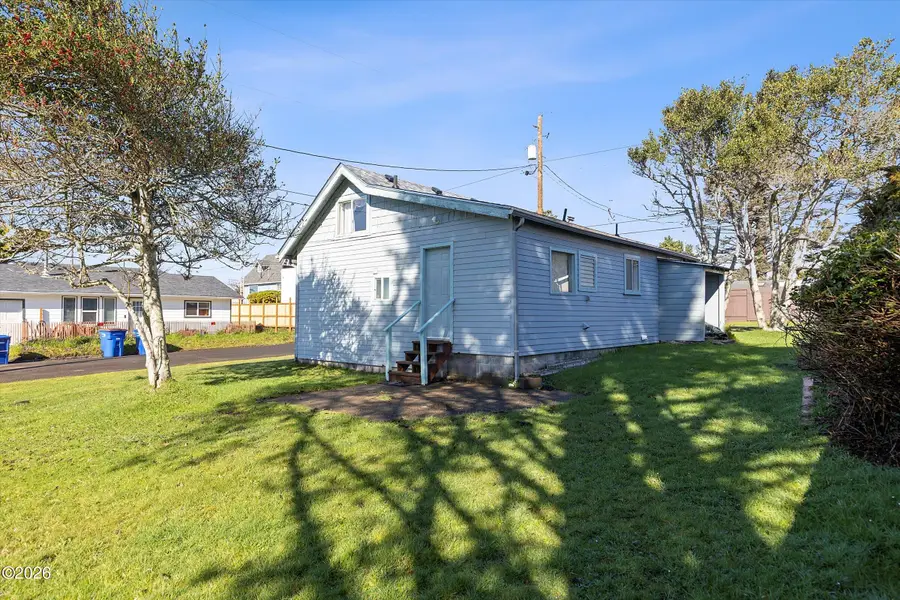 1514 NE 11th, Lincoln City, OR 97367 - #3