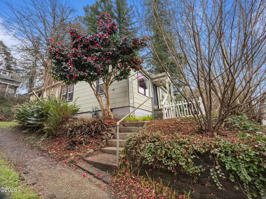 560 SE Douglas, Toledo, OR 97391 - #3