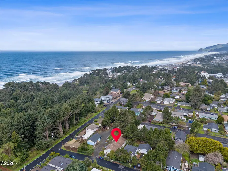 1035 & 1037 SW 15th, Lincoln City, OR 97367 - #2