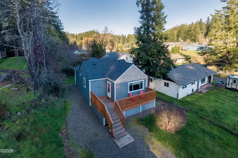 196 NW 11th, Toledo, OR 97391 - #2