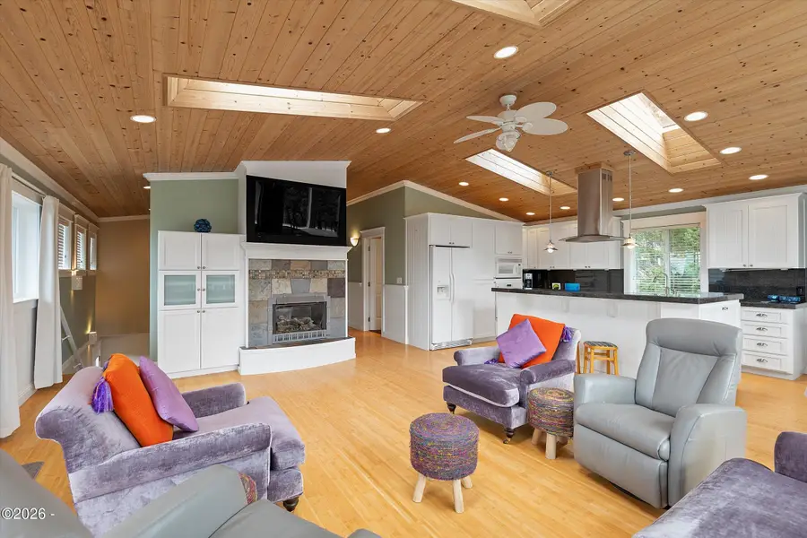 115 Lorraine, Lincoln Beach, OR 97388 - #3