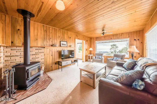 1740 NE 16th, Lincoln City, OR 97367 - #3