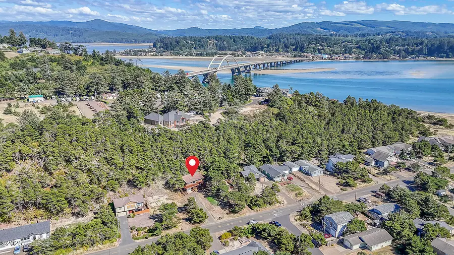 1309 NW Bayshore Dr, Waldport, OR 97394 - #2