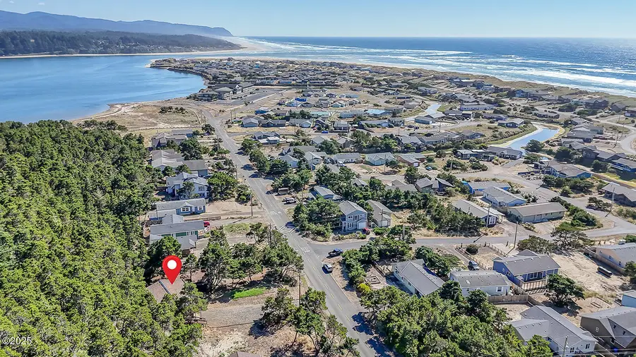1309 NW Bayshore Dr, Waldport, OR 97394 - #3