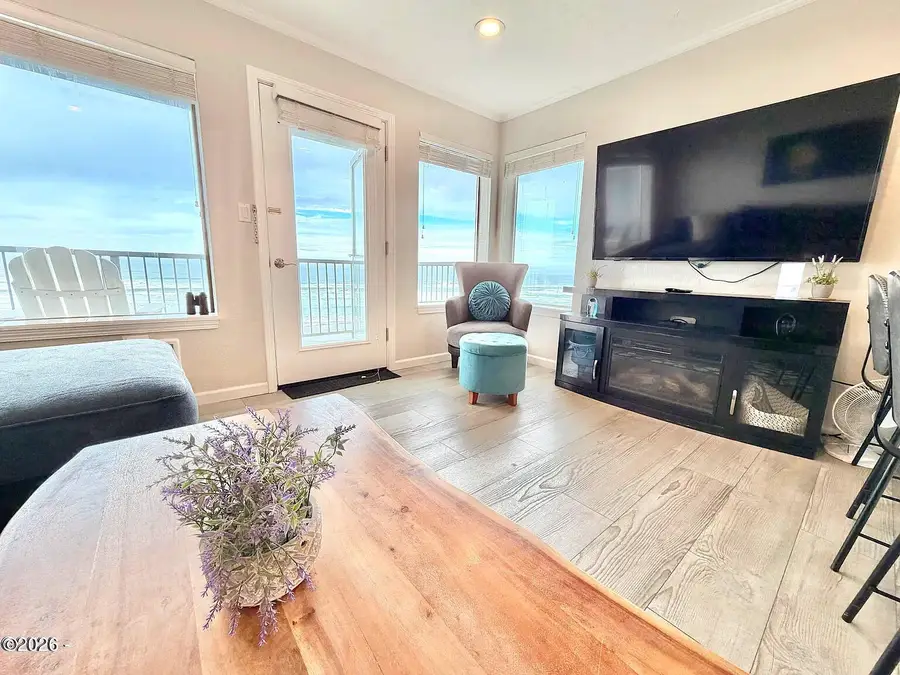 701 NW Coast, Newport, OR 97365 - #3