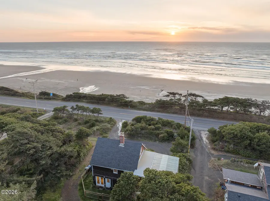 3365 SW Pacific Coast, Waldport, OR 97394 - #3