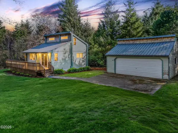 135 NE High, Waldport, OR 97394