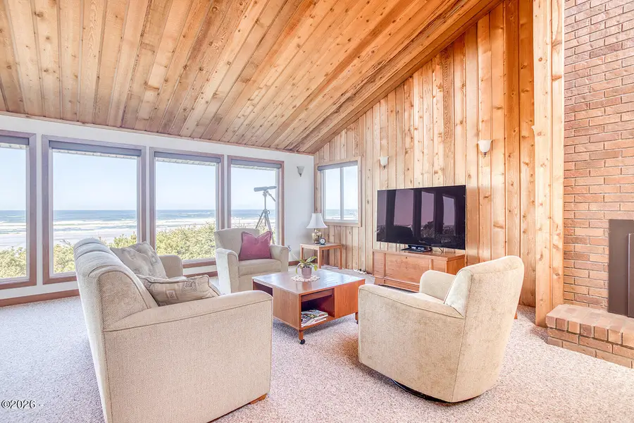 944 SW Mark, Newport, OR 97365 - #2