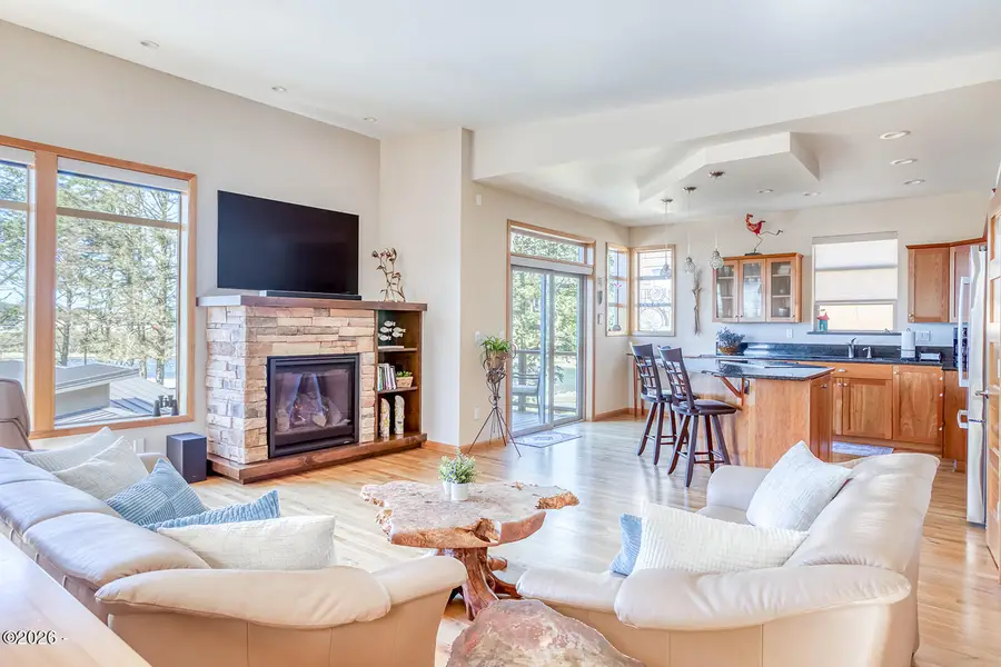 23 Basalt Lp, Yachats, OR 97498 - #2