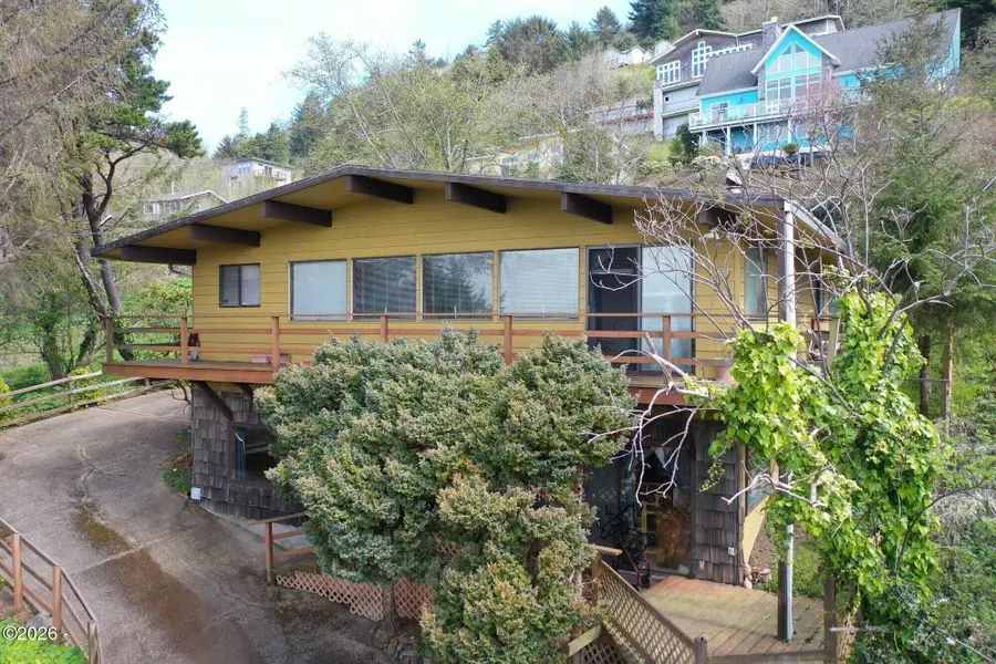 788 King St, Yachats, OR 97498 - #3