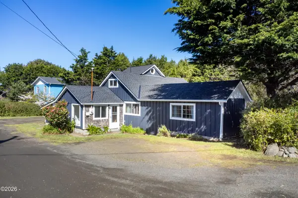 43 NW Knoxville, Yachats, OR 97498