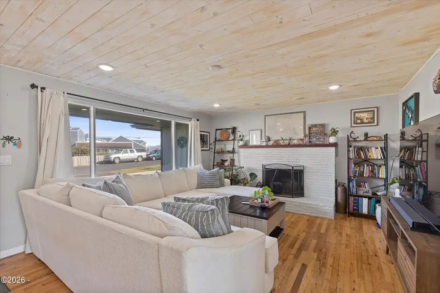 537 SW 3rd, Newport, OR 97365 - #2