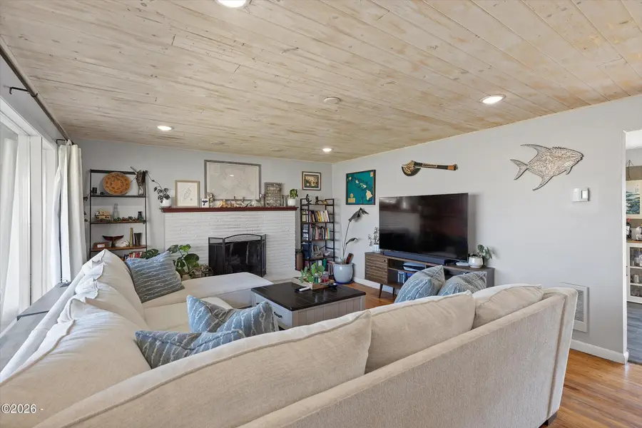 537 SW 3rd, Newport, OR 97365 - #3