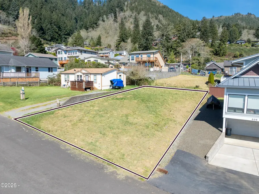 607 Driftwood, Garibaldi, OR 97118 - #3