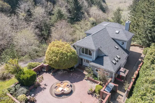 626 N Bayview, Waldport, OR 97394