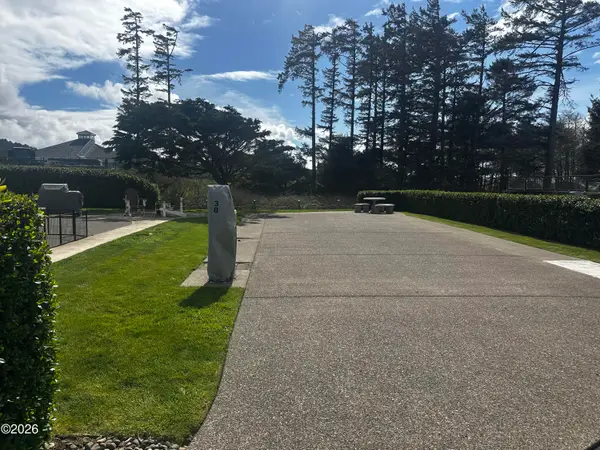 6225 N Coast Highway, Lot 38, Newport, OR 97365