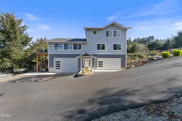 7300 Valley View Dr, Pacific City, OR 97135
